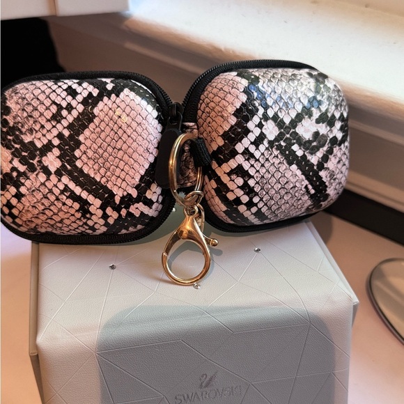 ๐ Stunning Vintage One of A Kind Ellie Rose Snake Skin Ear Buds Case ๐ - Picture 13 of 16